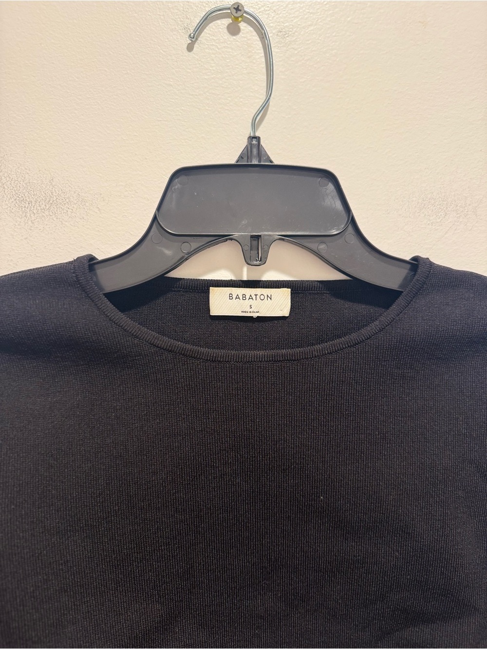 Babaton Black Long-Sleeve Cropped Top - Picture 2 of 5